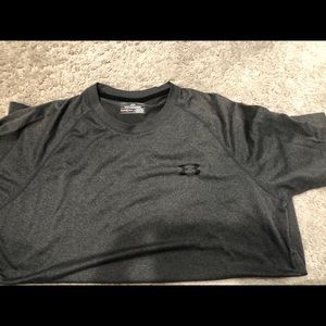 Me a under Armour tee